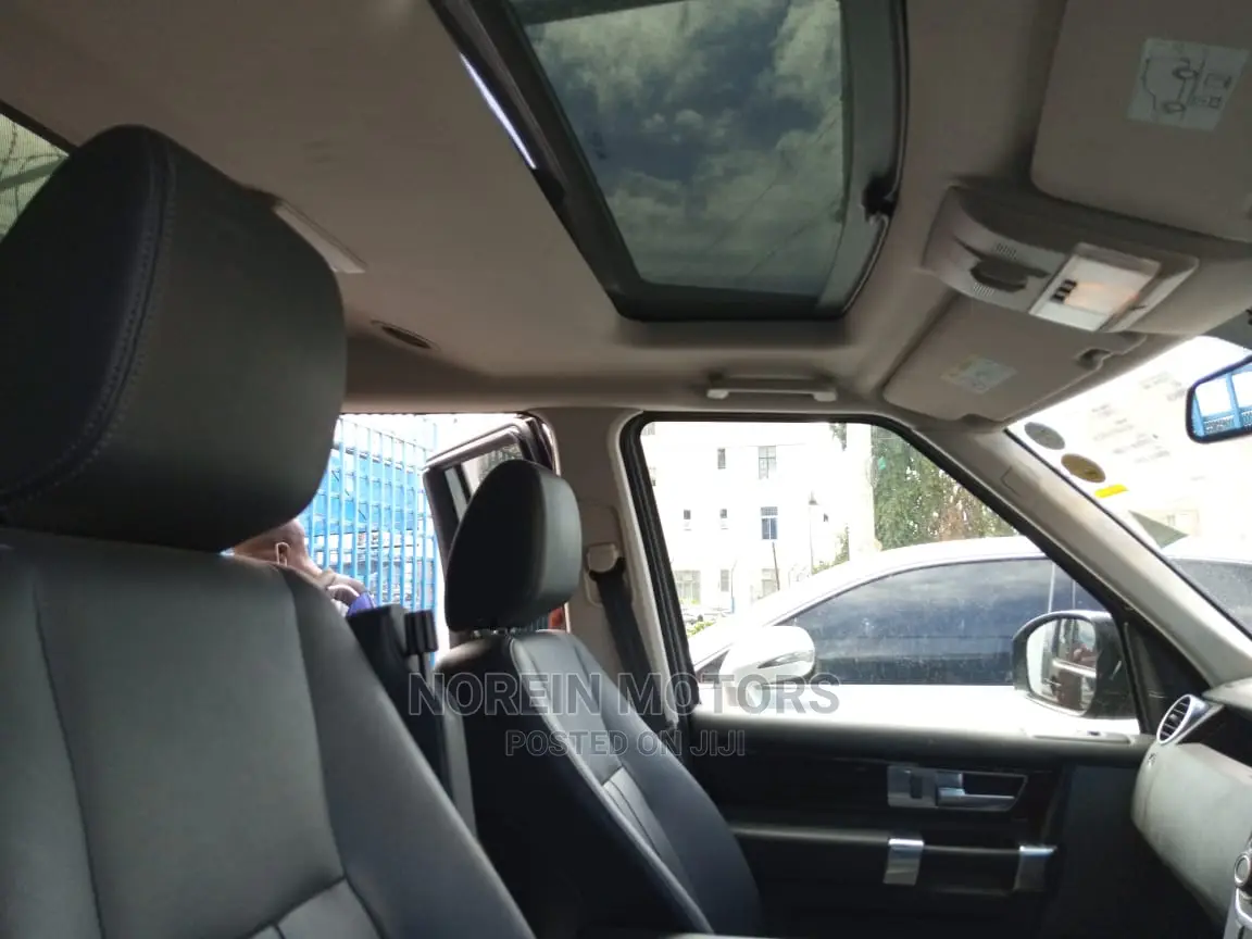 Land Rover Discovery 2015 Black