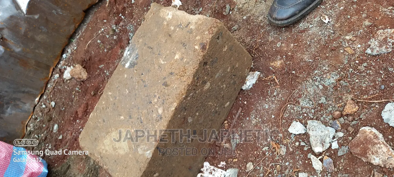 Grey,Blue,Black,White and Yellow Machine Cut Stones