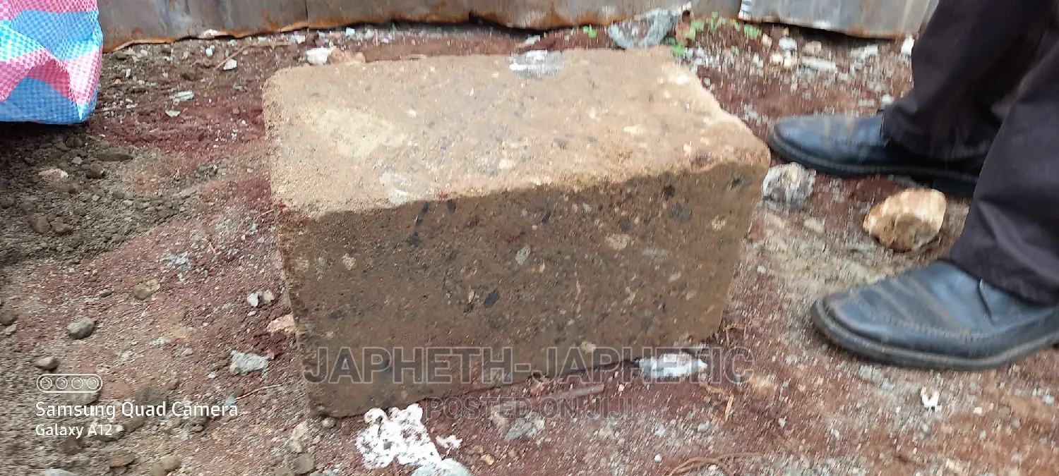 Grey,Blue,Black,White and Yellow Machine Cut Stones