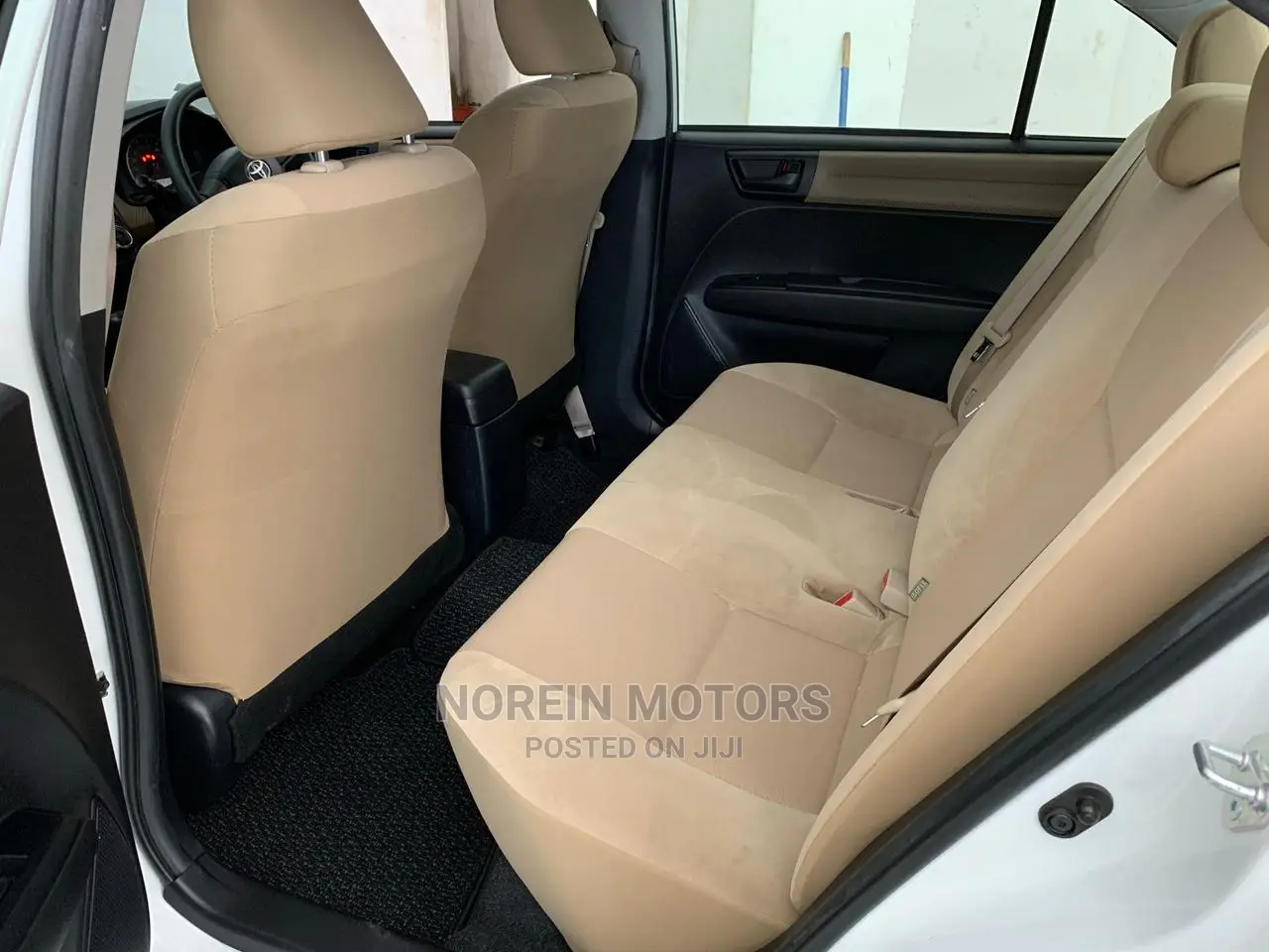 Toyota Axio 2014
