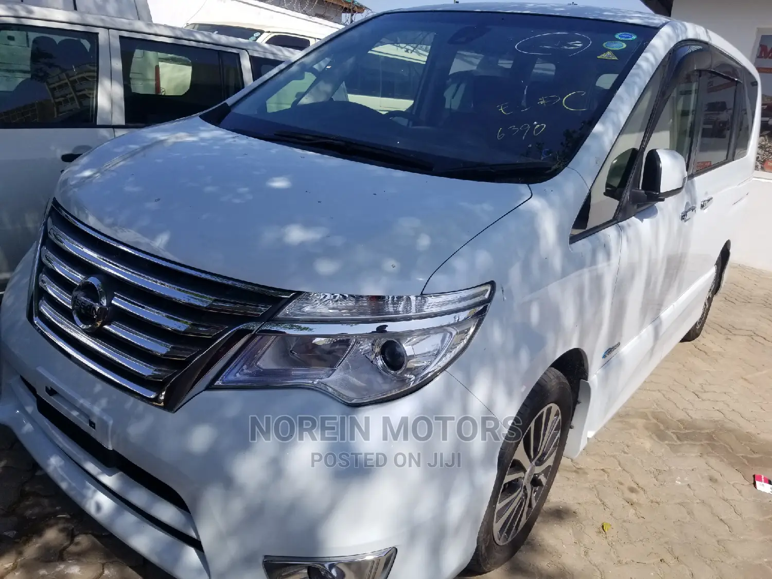 Nissan Serena 2015 White