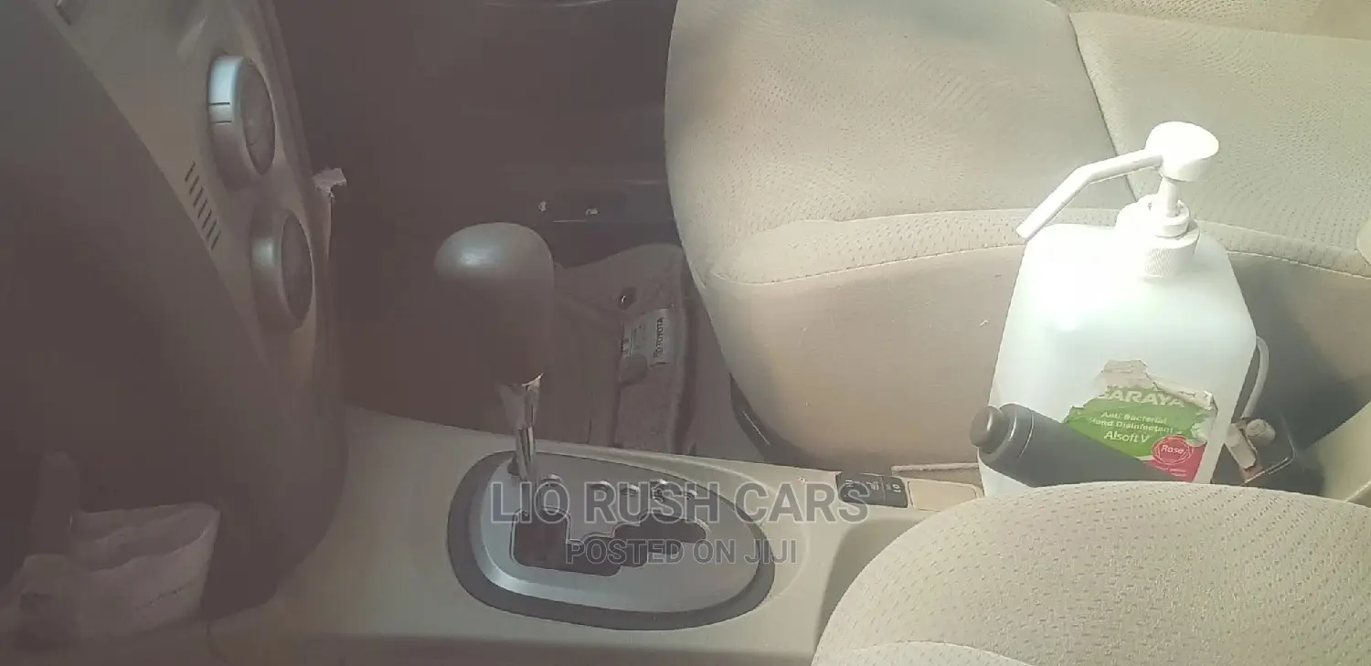 Toyota Belta 2011 Blue