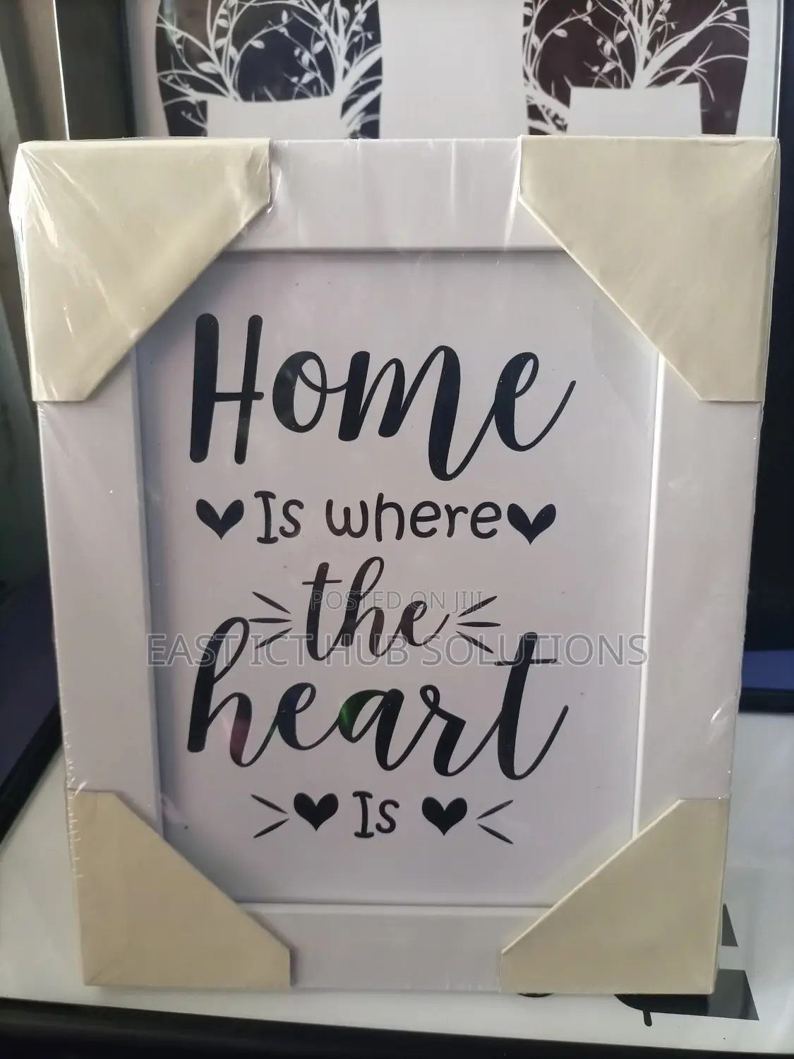 Decorate Your Sitting With A5 Catchy Wall Frames