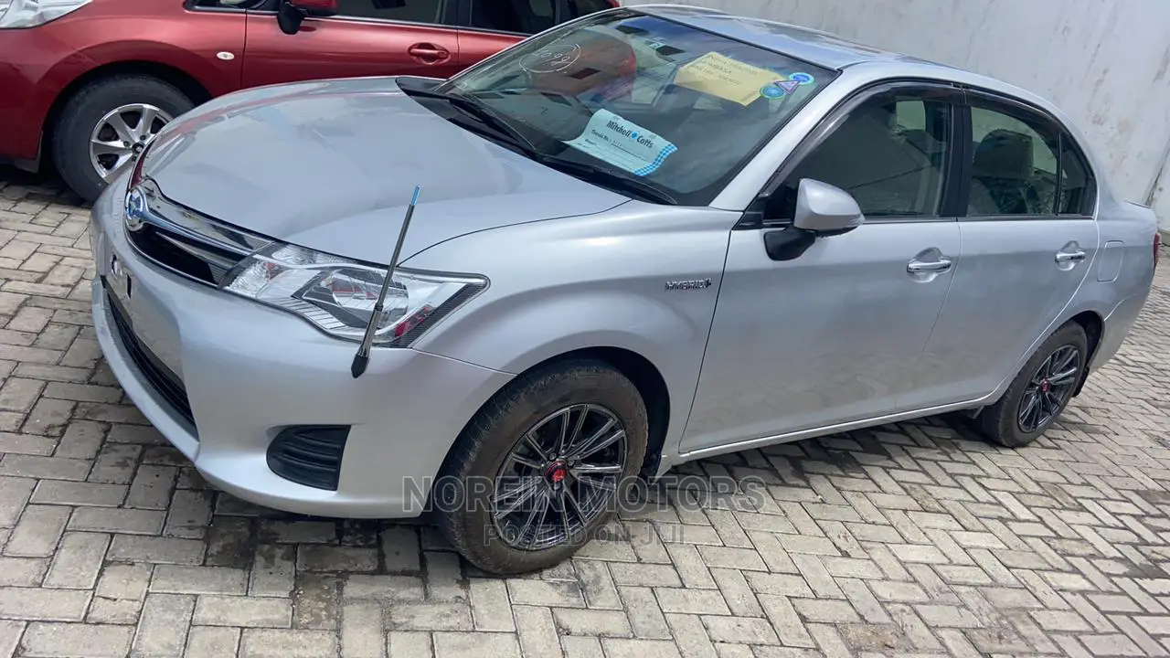 Toyota Axio 2015