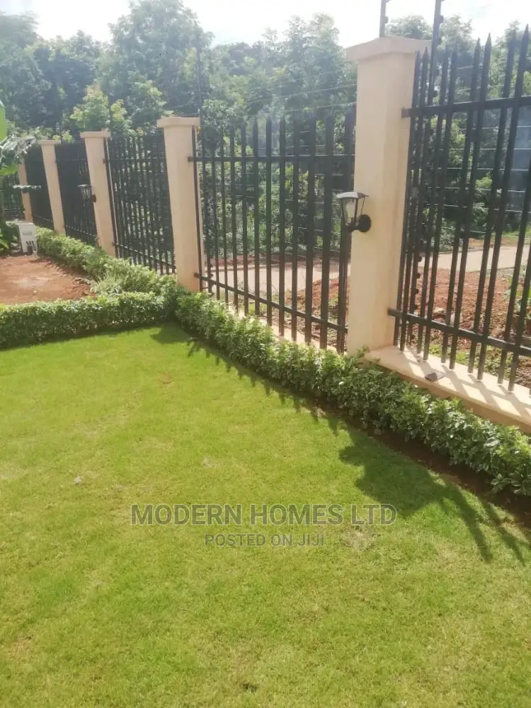 Quality Pallisade and Electric Fence