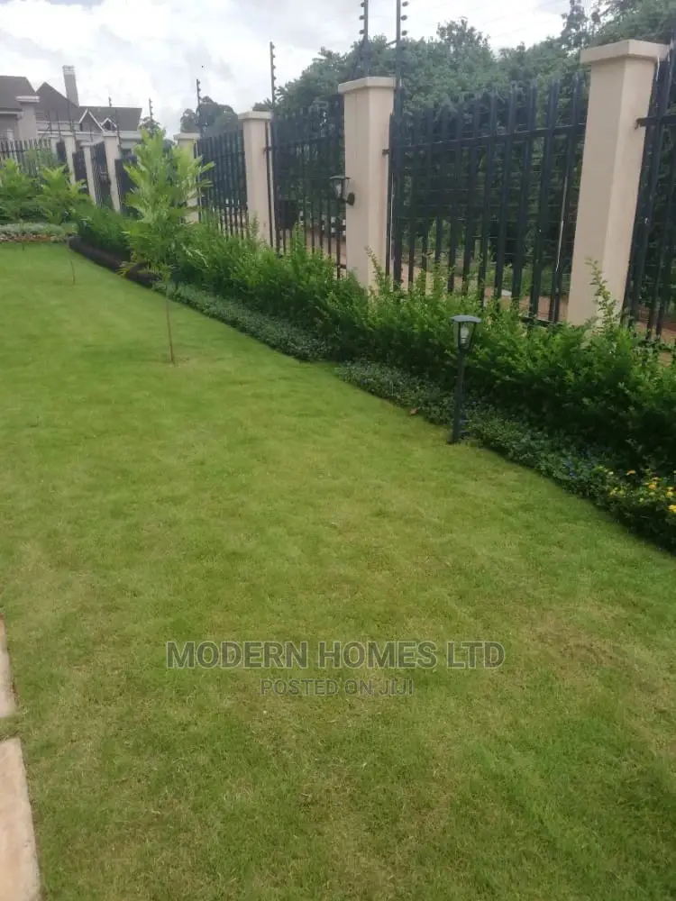 Quality Pallisade and Electric Fence
