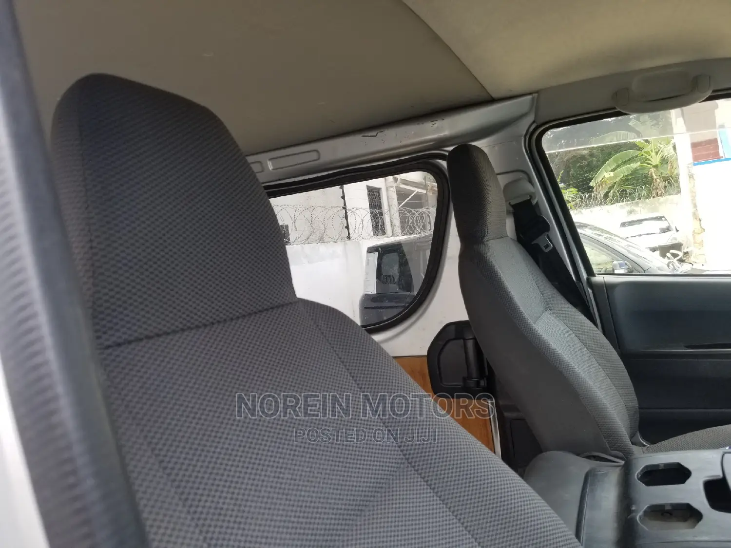 Toyota Hiace 2014