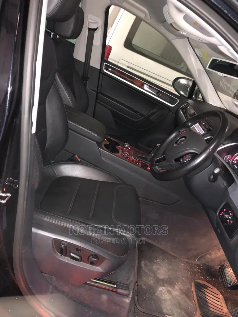 Volkswagen Touareg 2015 Black