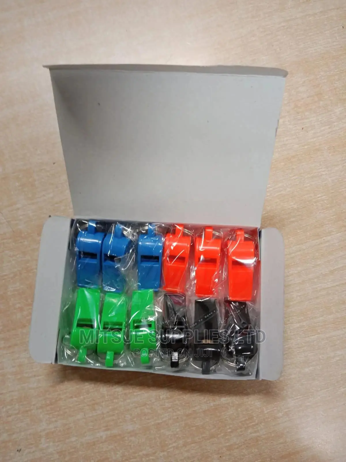 A Pack 12 Plastic Whistle Multicolor Avone/Acme