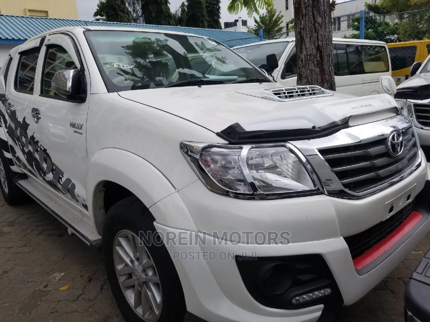 Toyota Hilux 2014 White