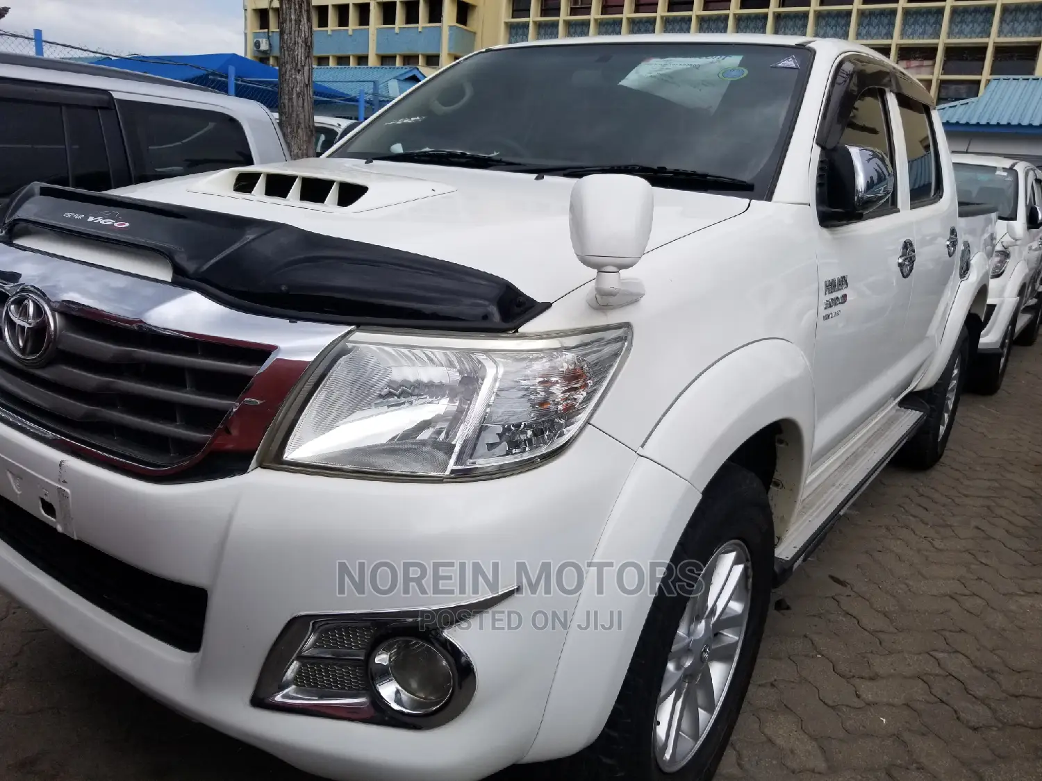 Toyota Hilux 2014 White