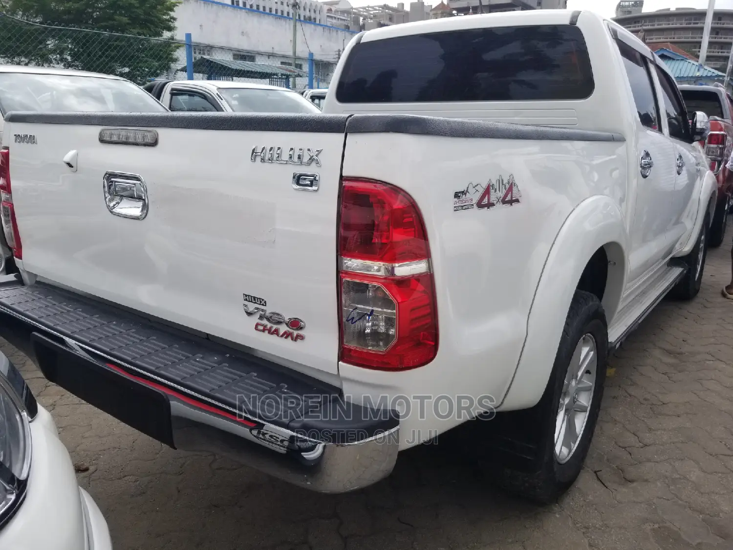 Toyota Hilux 2014 White