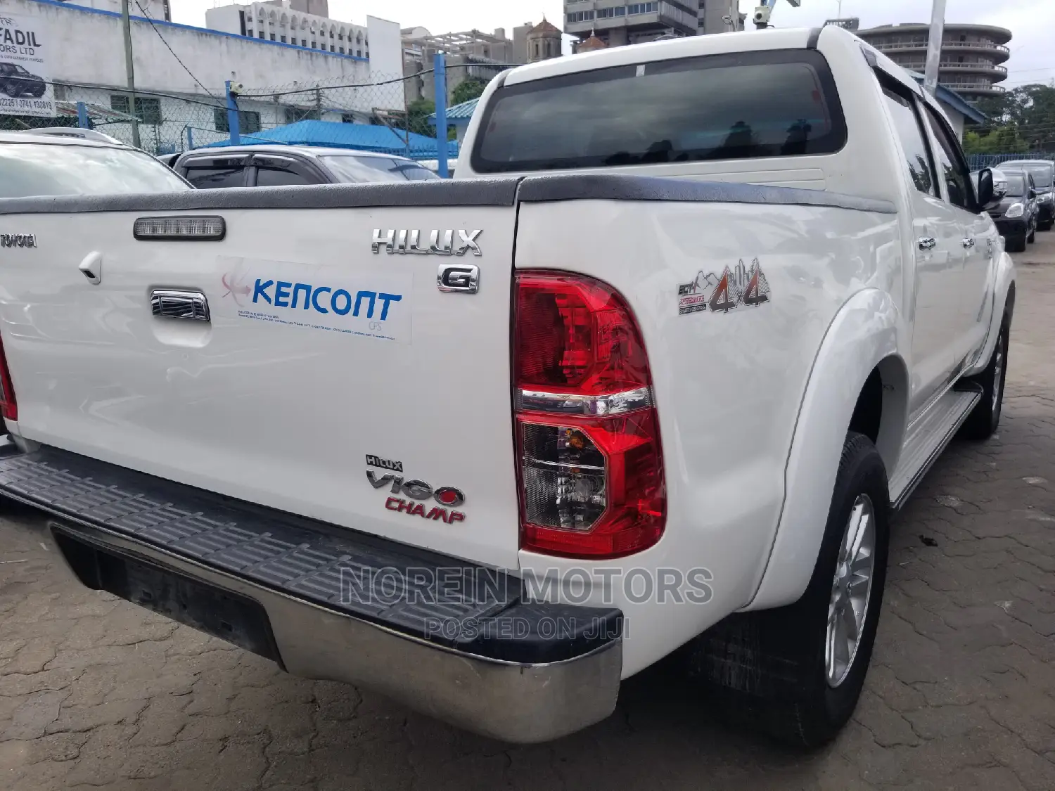 Toyota Hilux 2014 Pearl