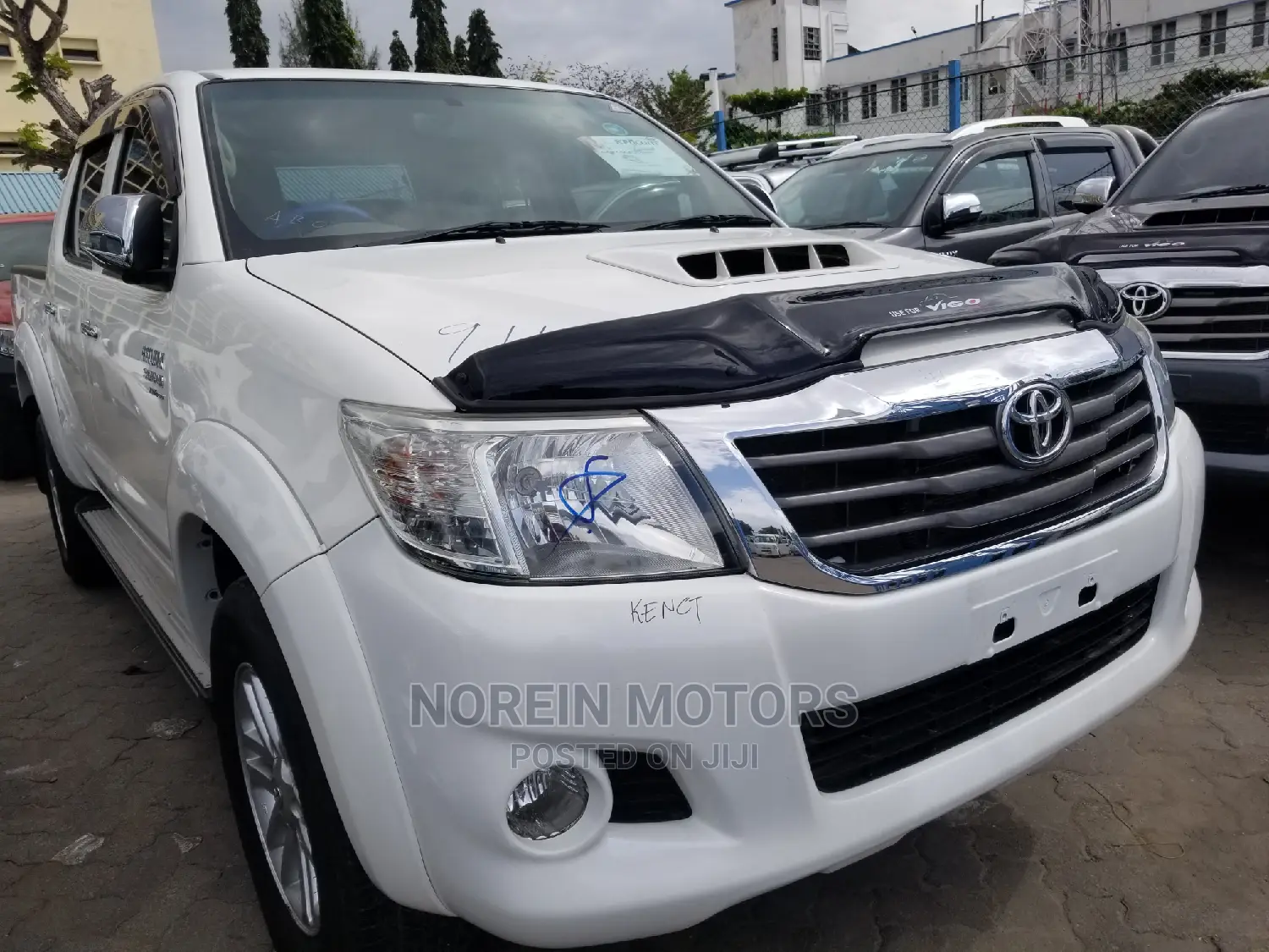 Toyota Hilux 2014 Pearl