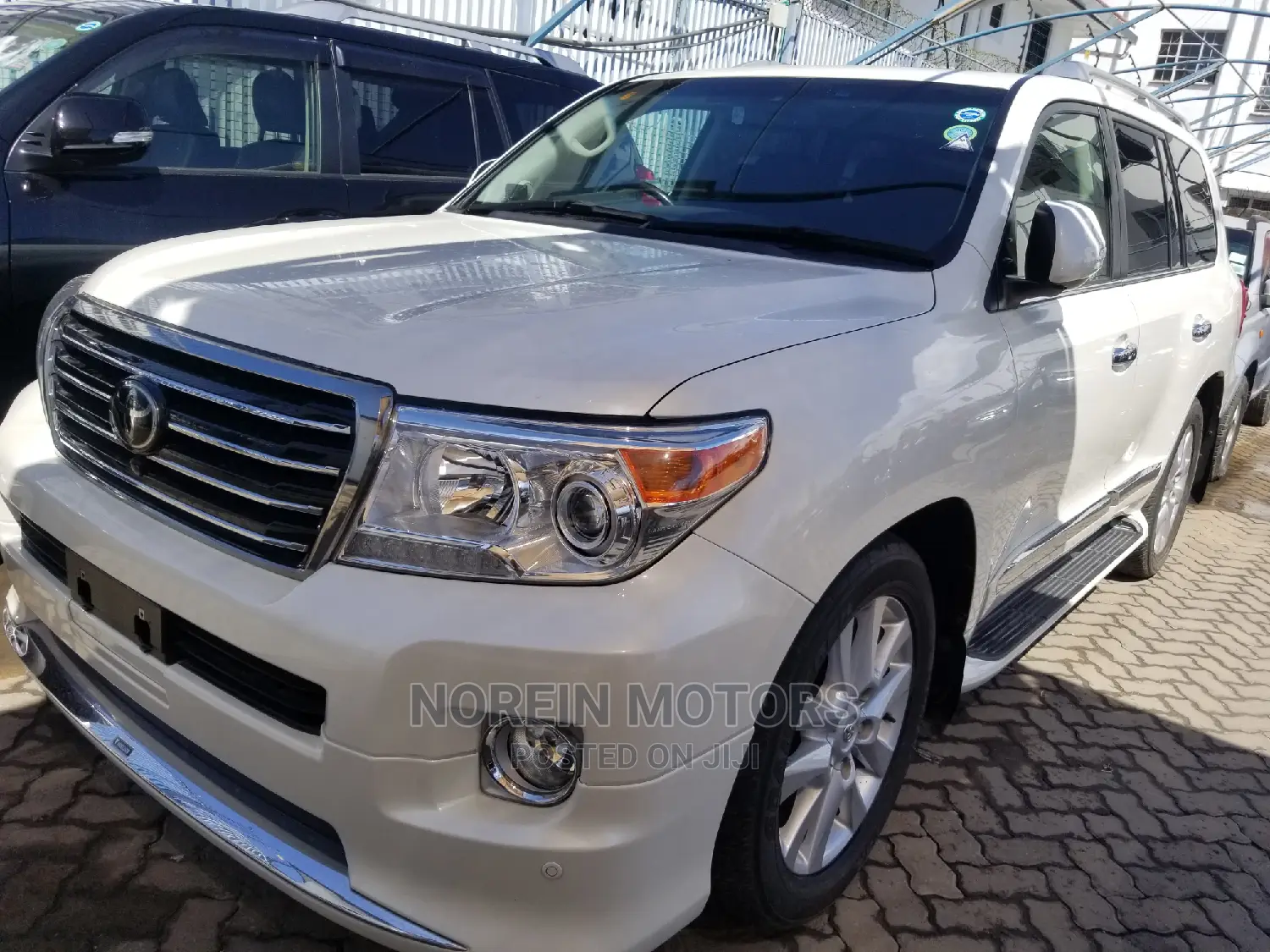 Toyota Land Cruiser 2015 White
