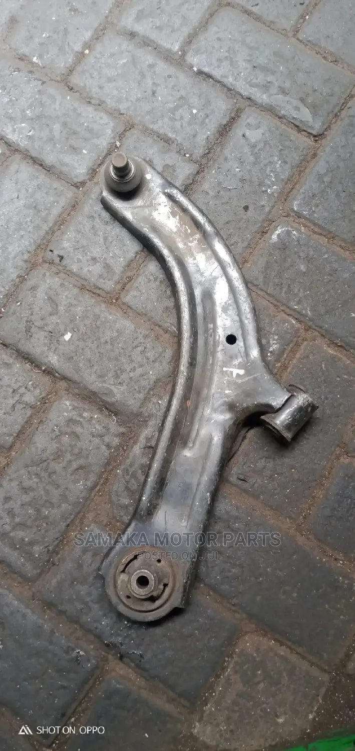 Nissan Tiida Control Arm