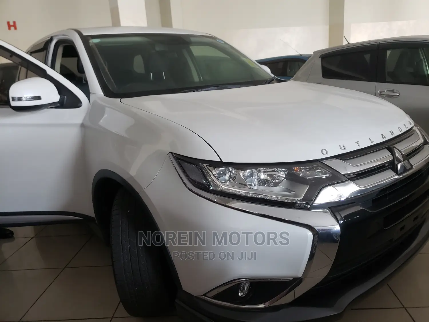 Mitsubishi Outlander 2015 Off White