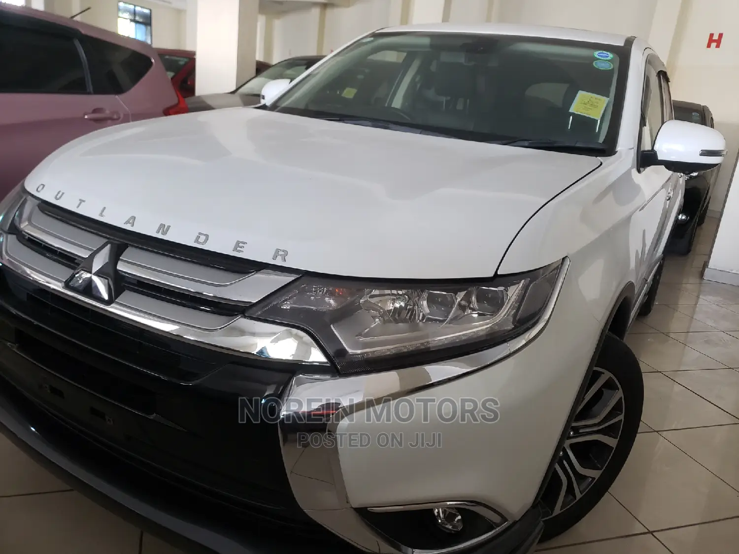 Mitsubishi Outlander 2015 Off White