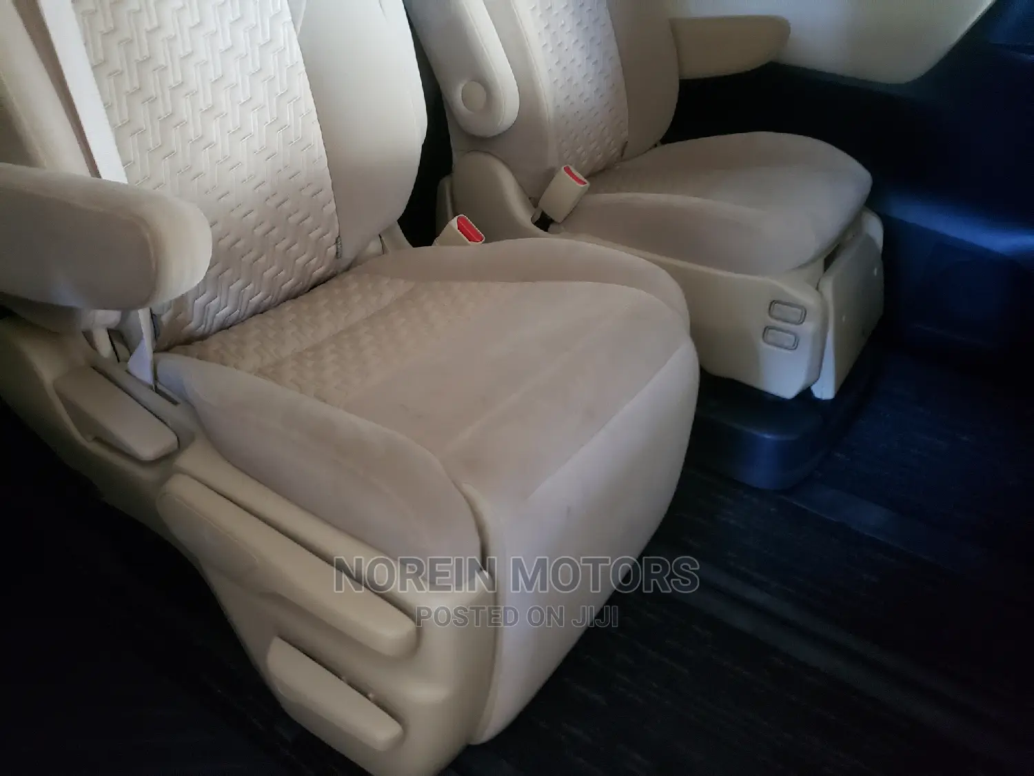 Toyota Vellfire 2015 Off White