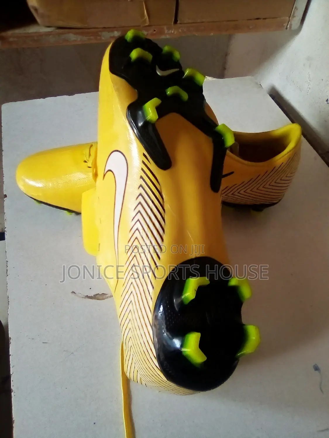 Mercurial Sport Shoes