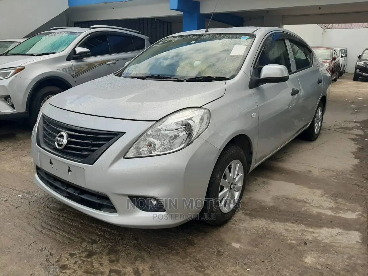 Nissan Latio 2014 Silver