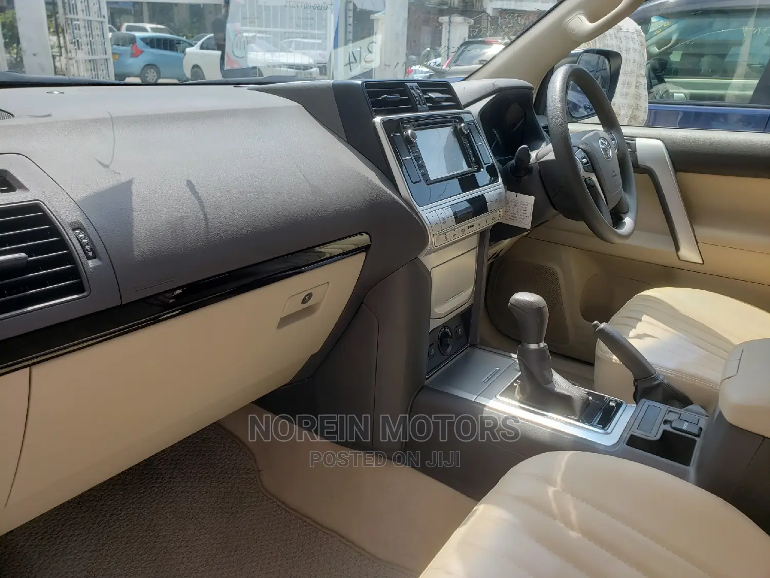 Toyota Land Cruiser Prado 2018 Off White
