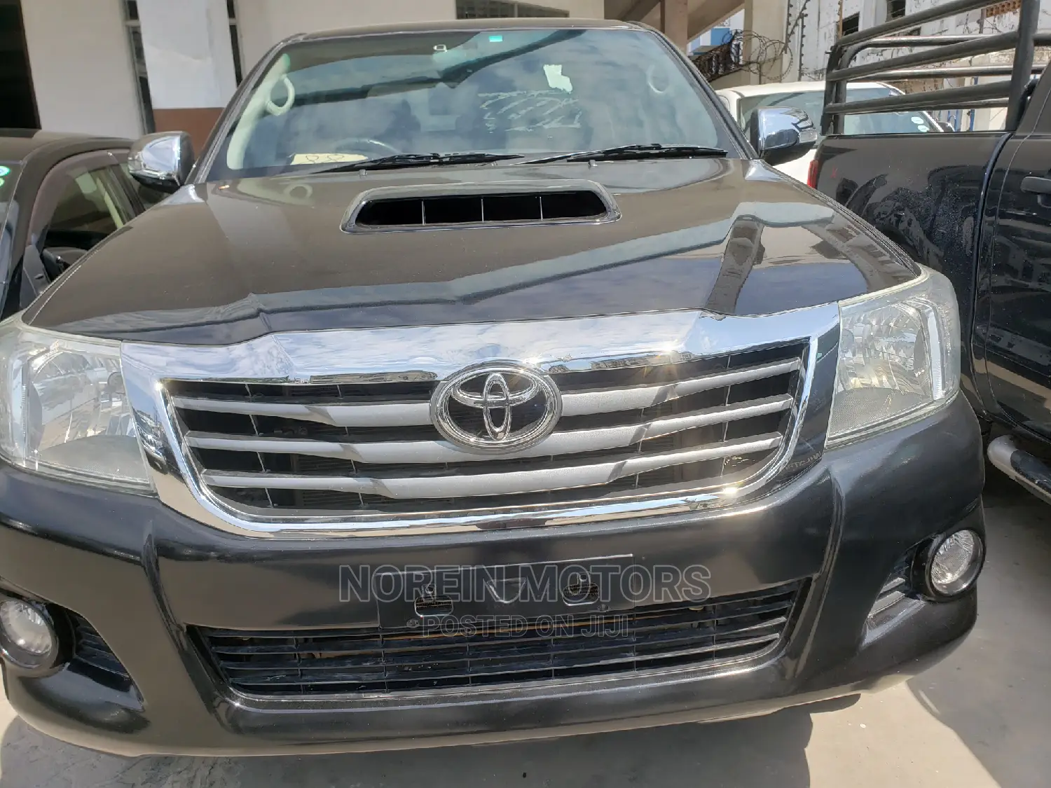 Toyota Hilux 2014 Black