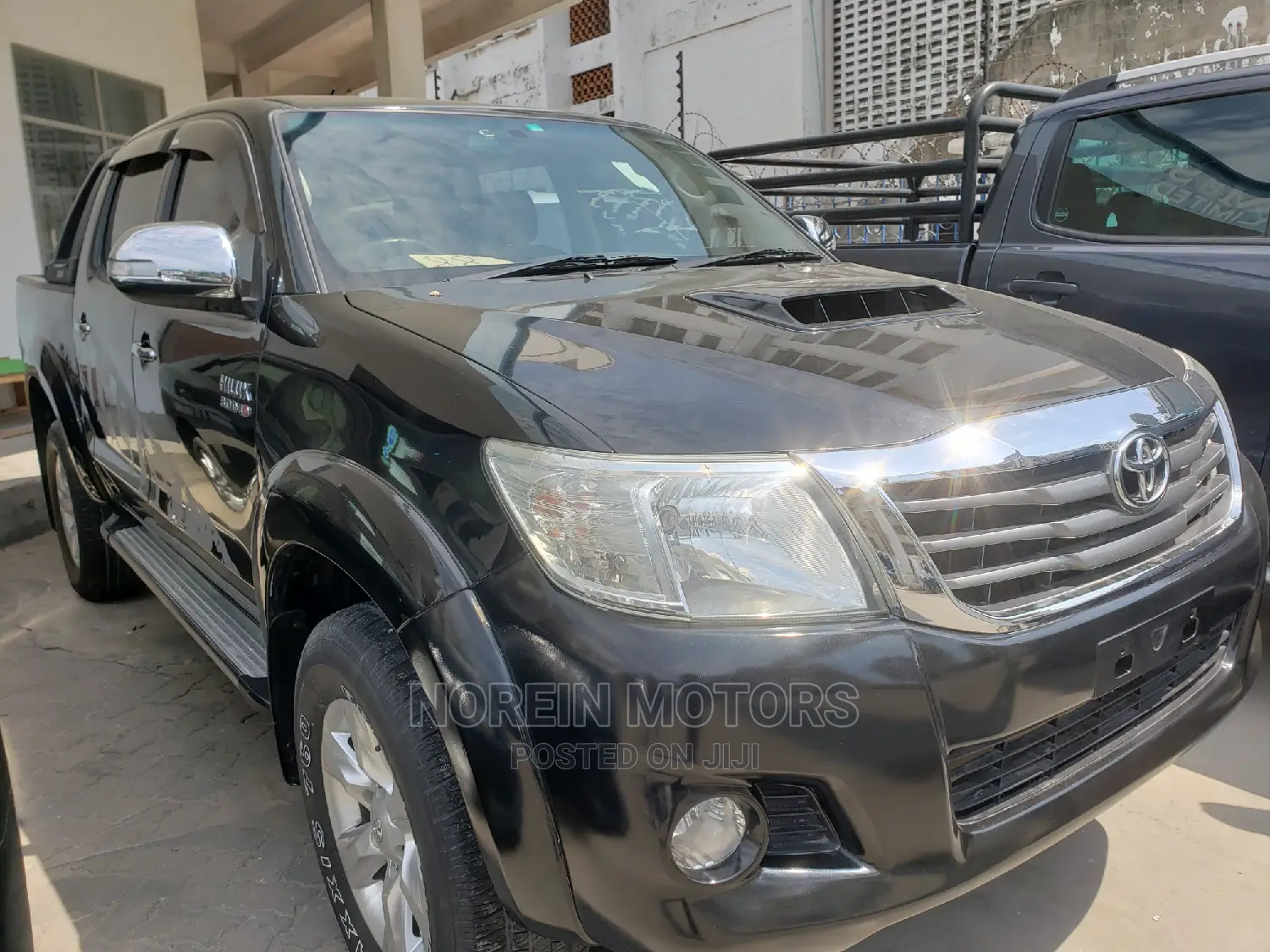 Toyota Hilux 2014 Black