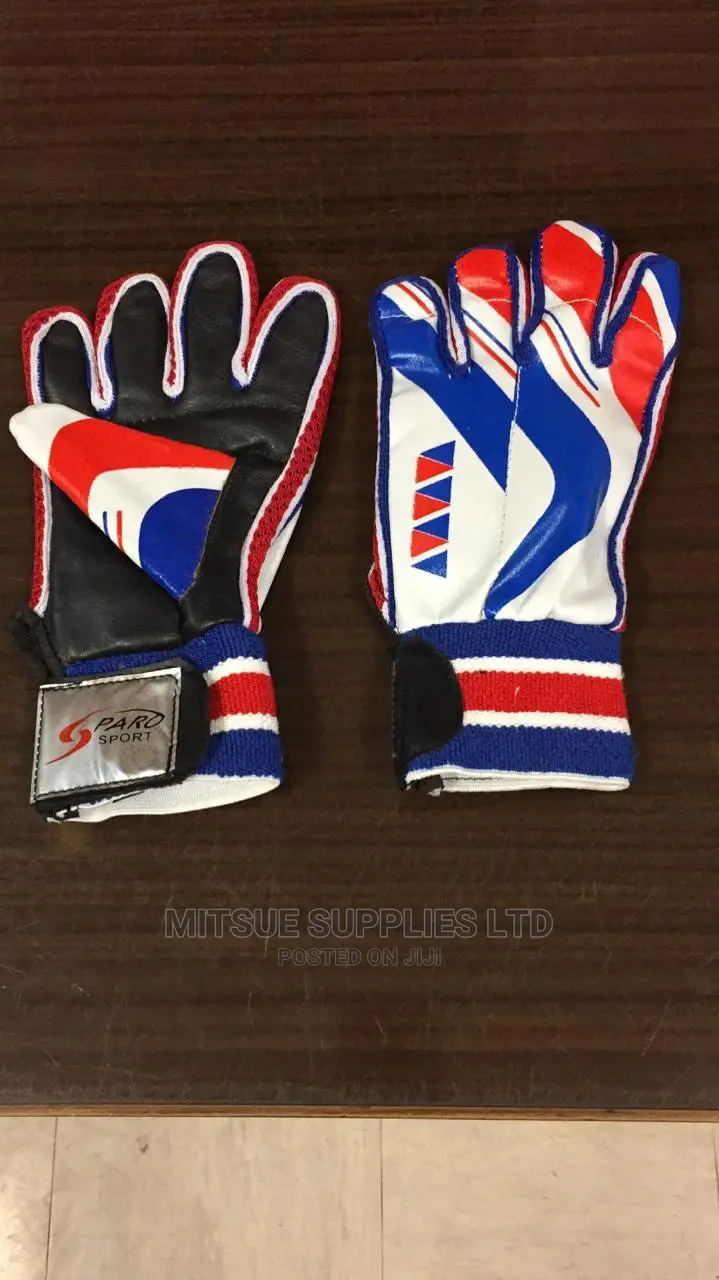 Sparo Football Goalkeeper Gloves Size 8,9,10,11