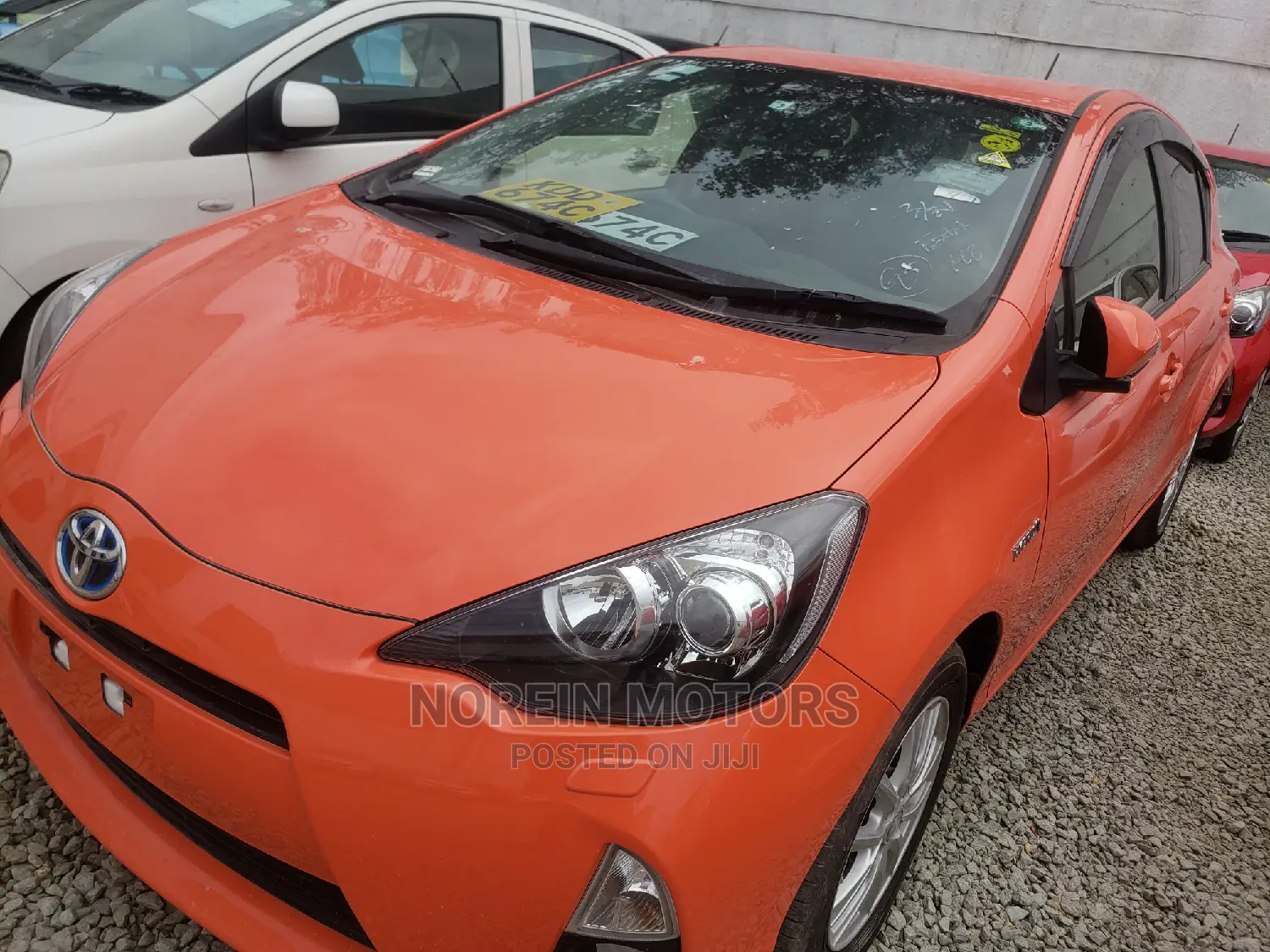 Toyota Aqua 2015 Orange