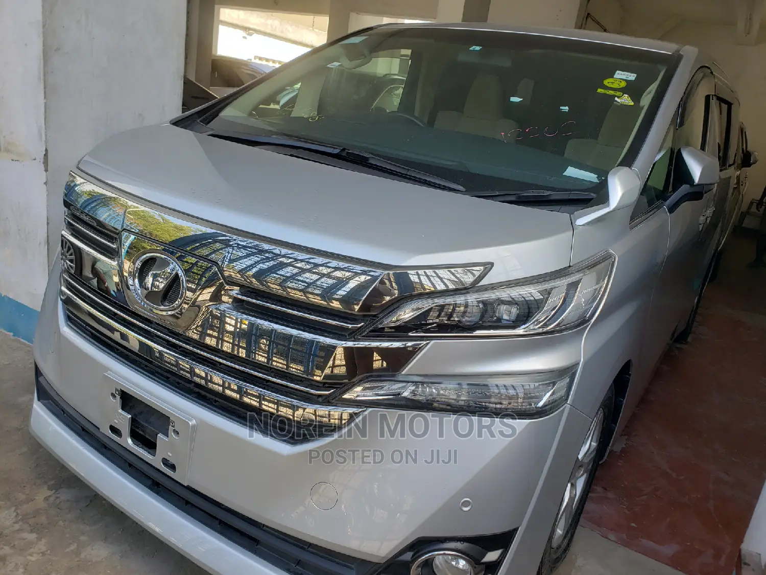 Toyota Vellfire 2015 Silver