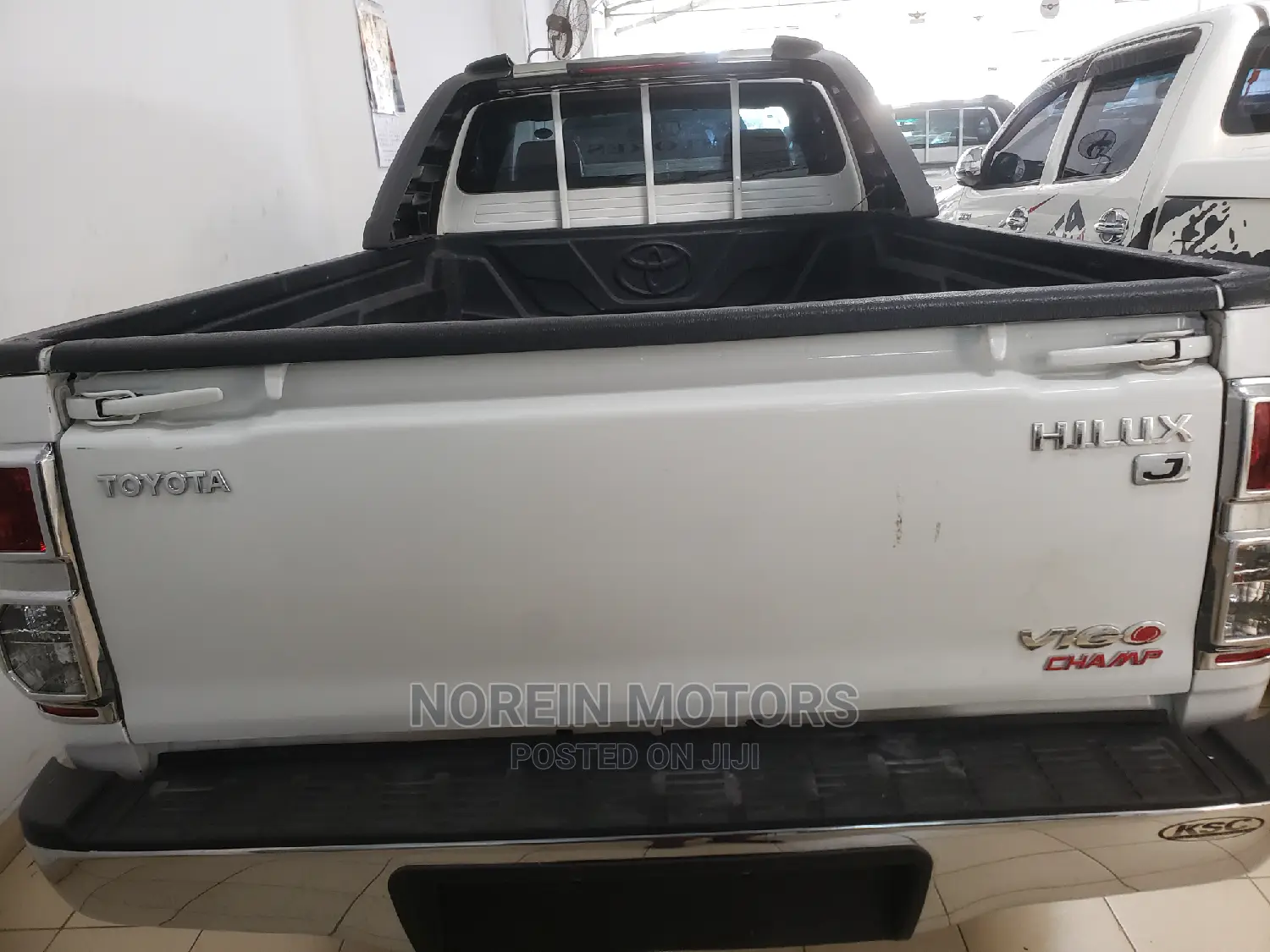 Toyota Hilux 2014 White