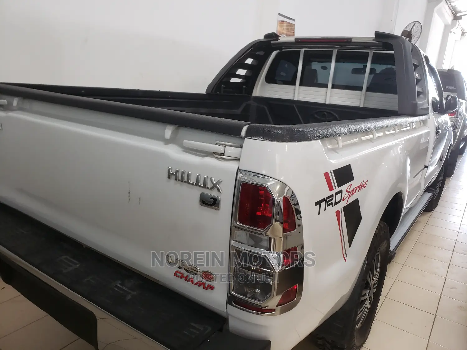 Toyota Hilux 2014 White
