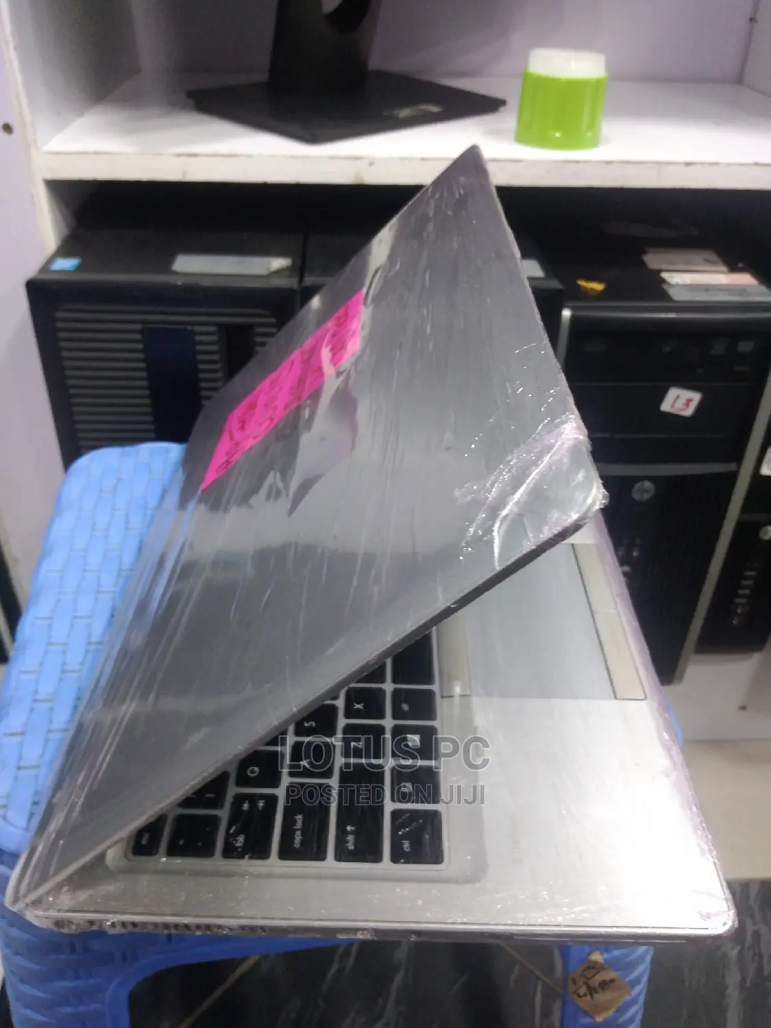 Laptop HP 14-Dq1088wm 4GB Intel Core I5 HDD 500GB