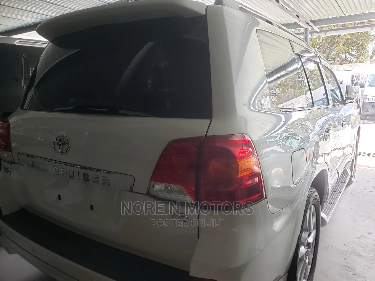 Toyota Land Cruiser 2014 White