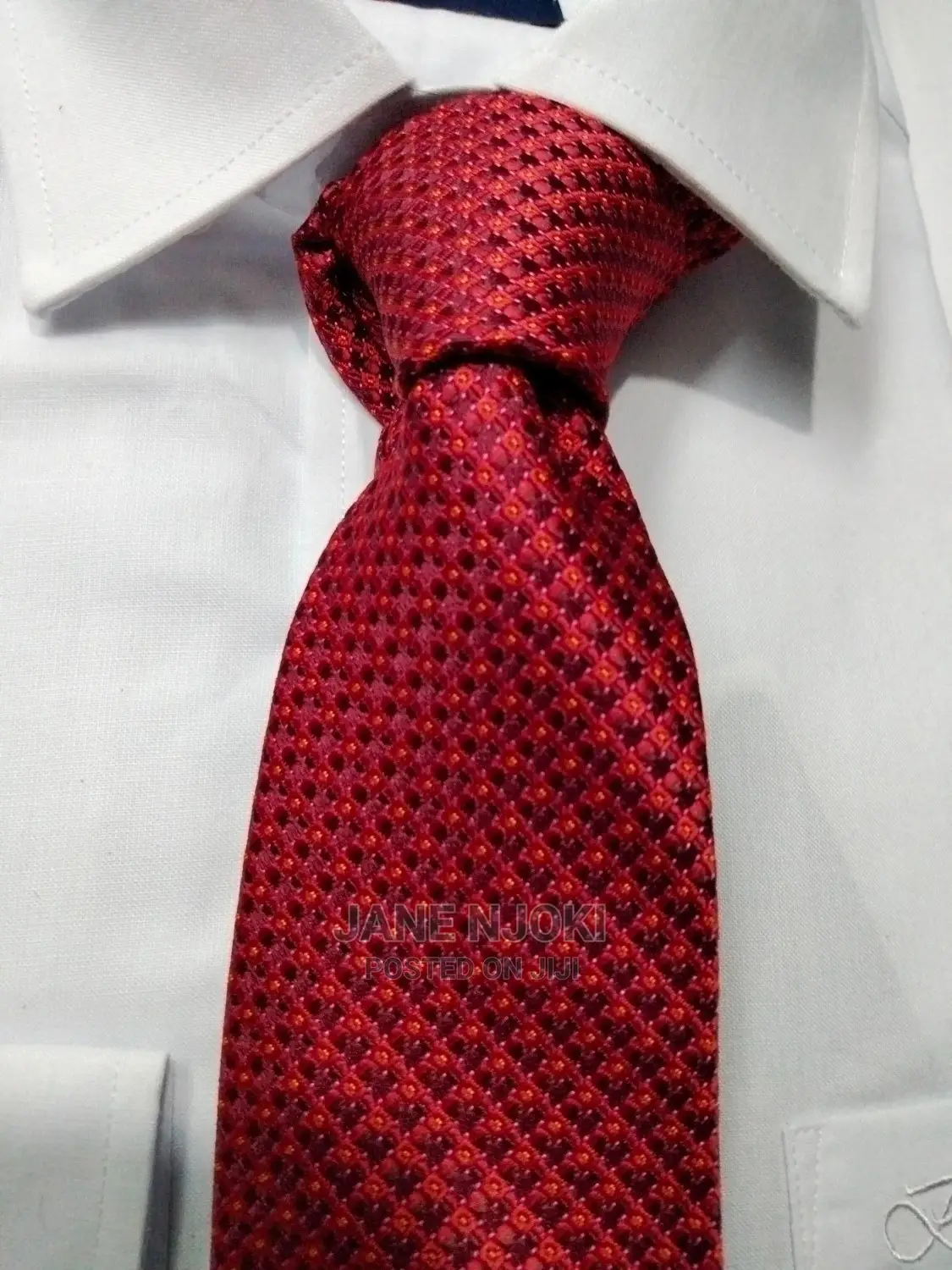 Tie Red Florer