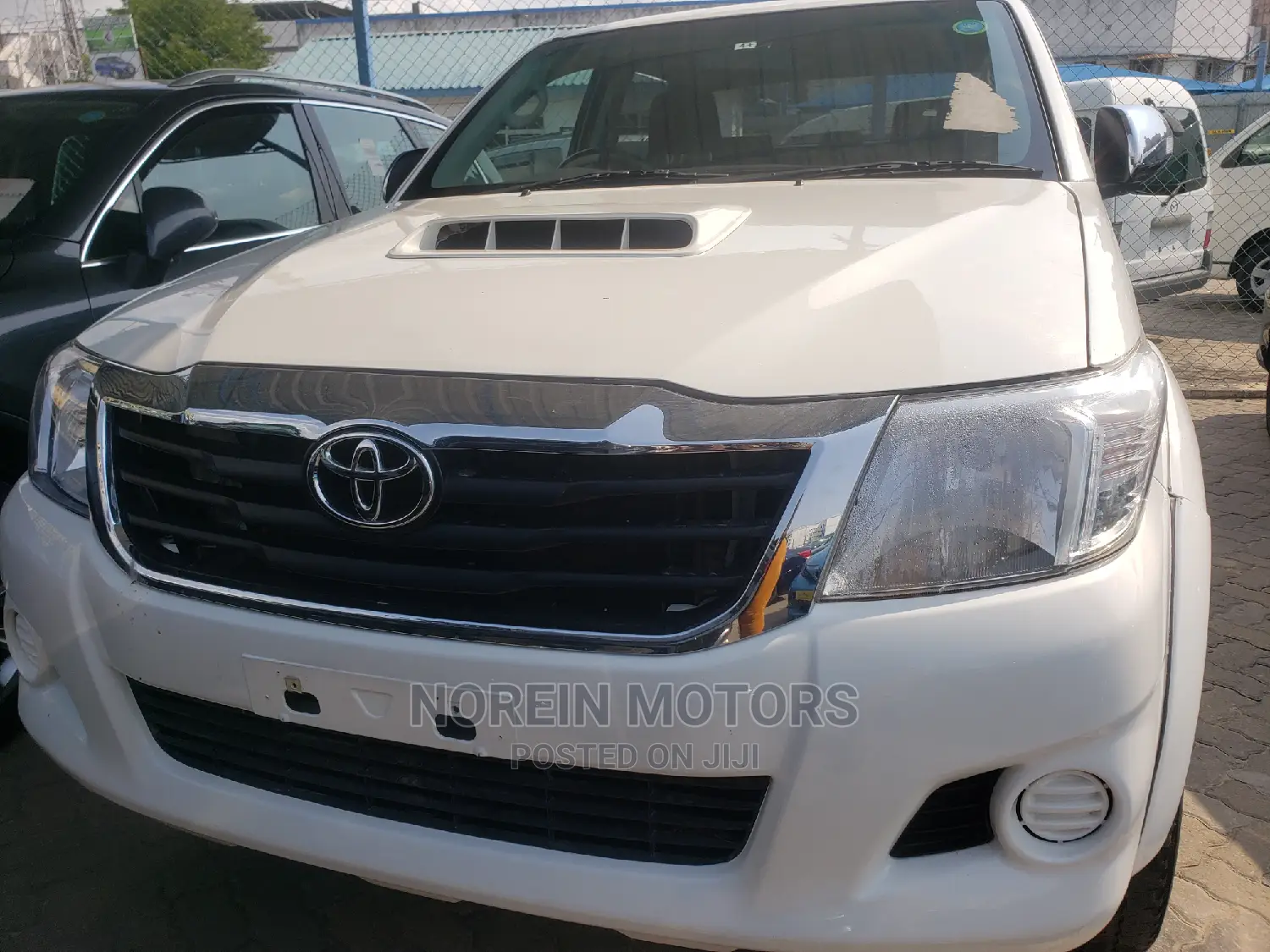 Toyota Hilux 2014 White