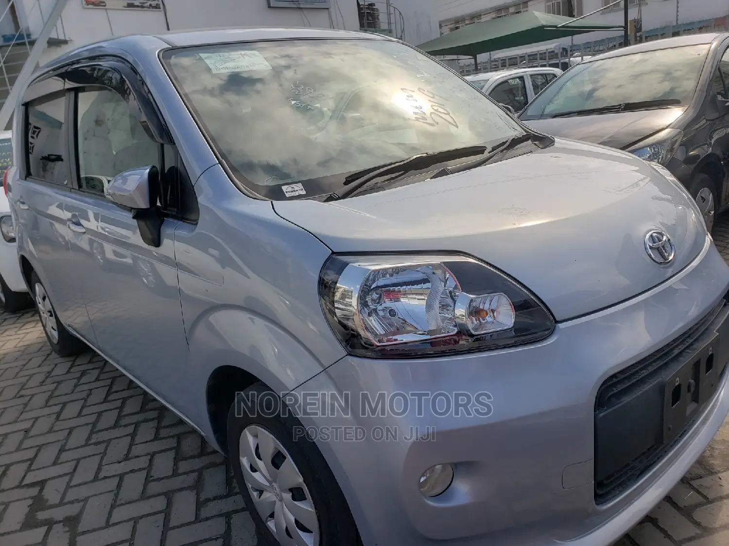 Toyota Porte 2015 Silver
