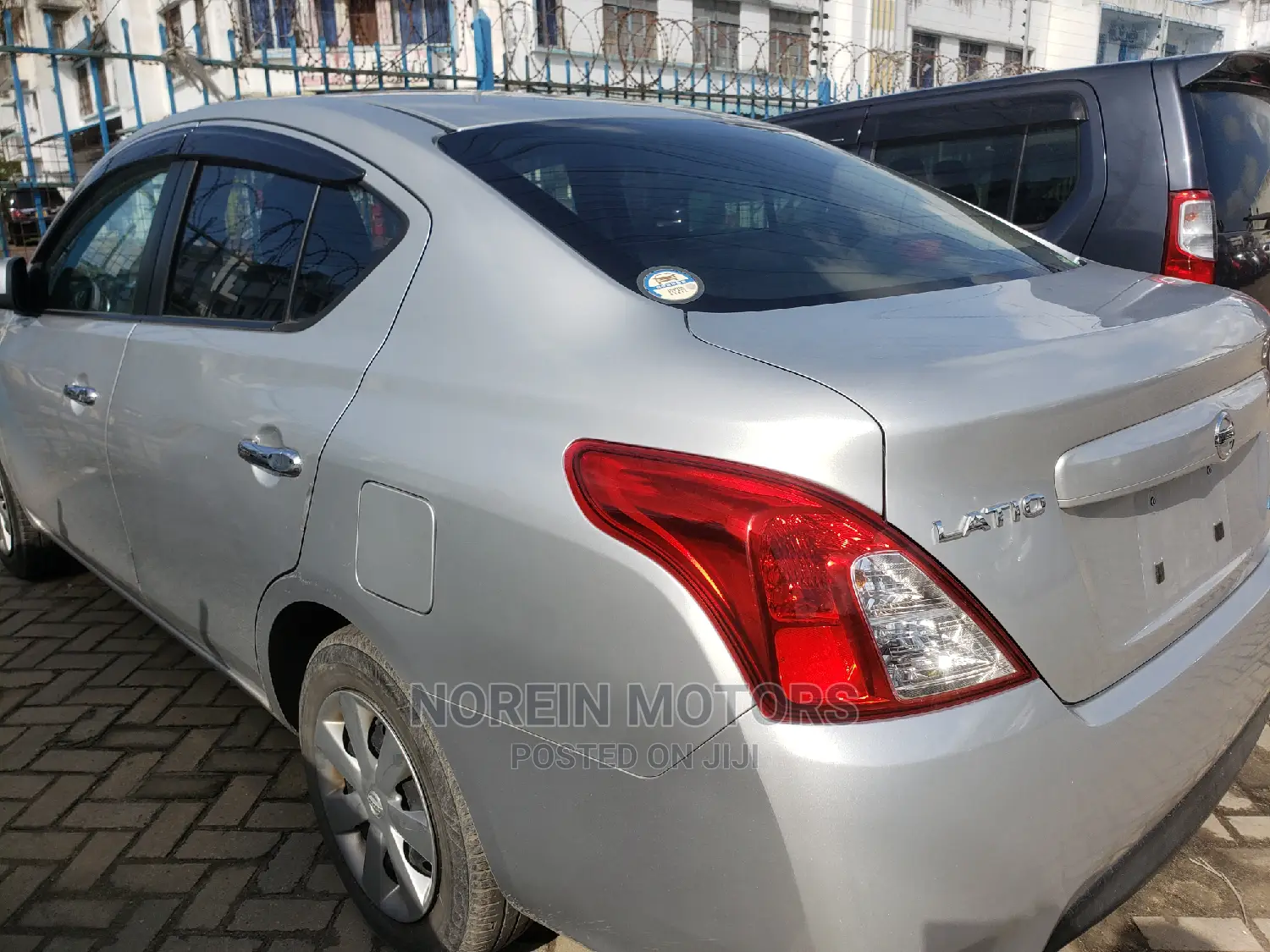 Nissan Tiida 2015 Blue