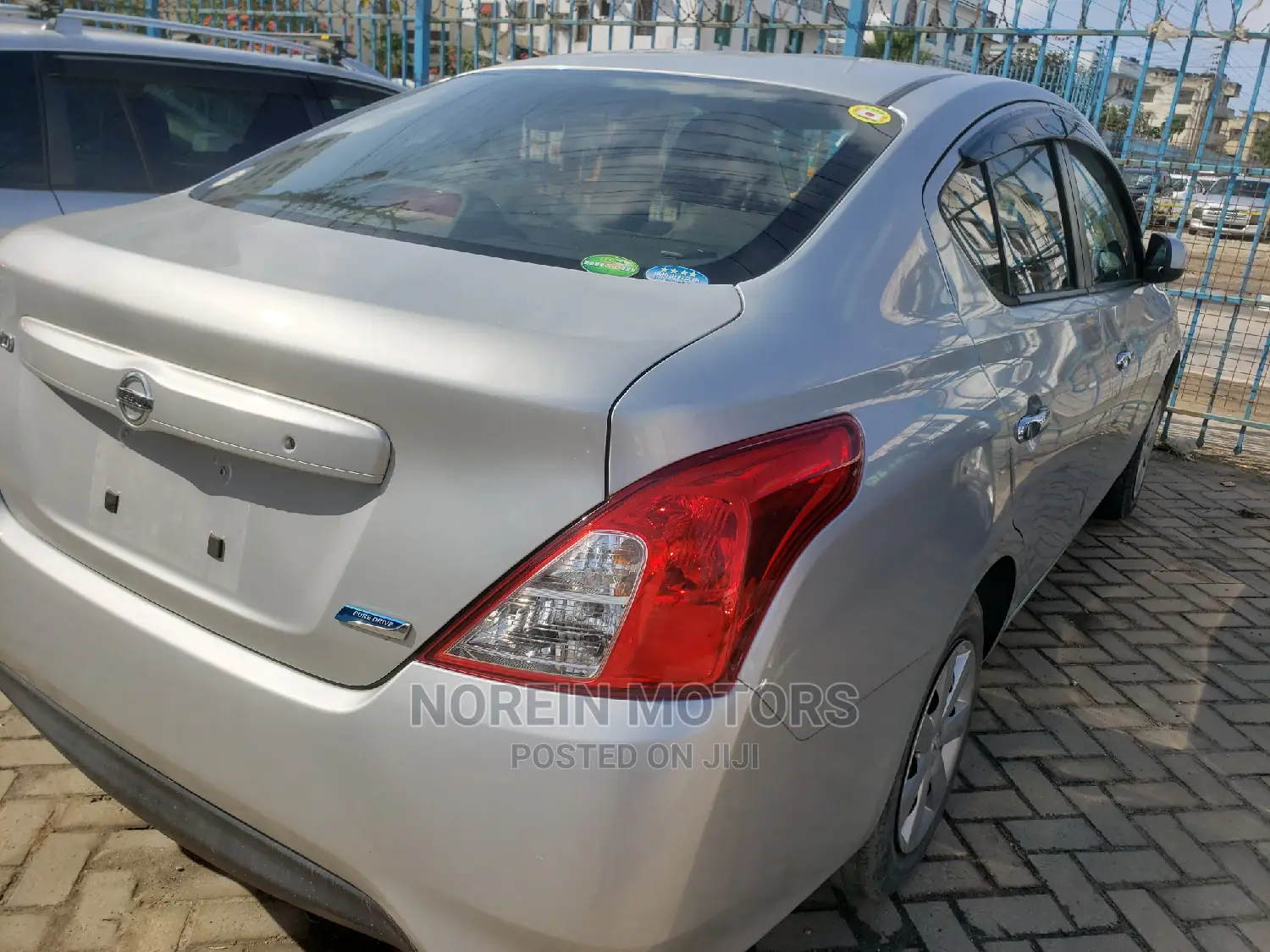 Nissan Tiida 2015 Blue