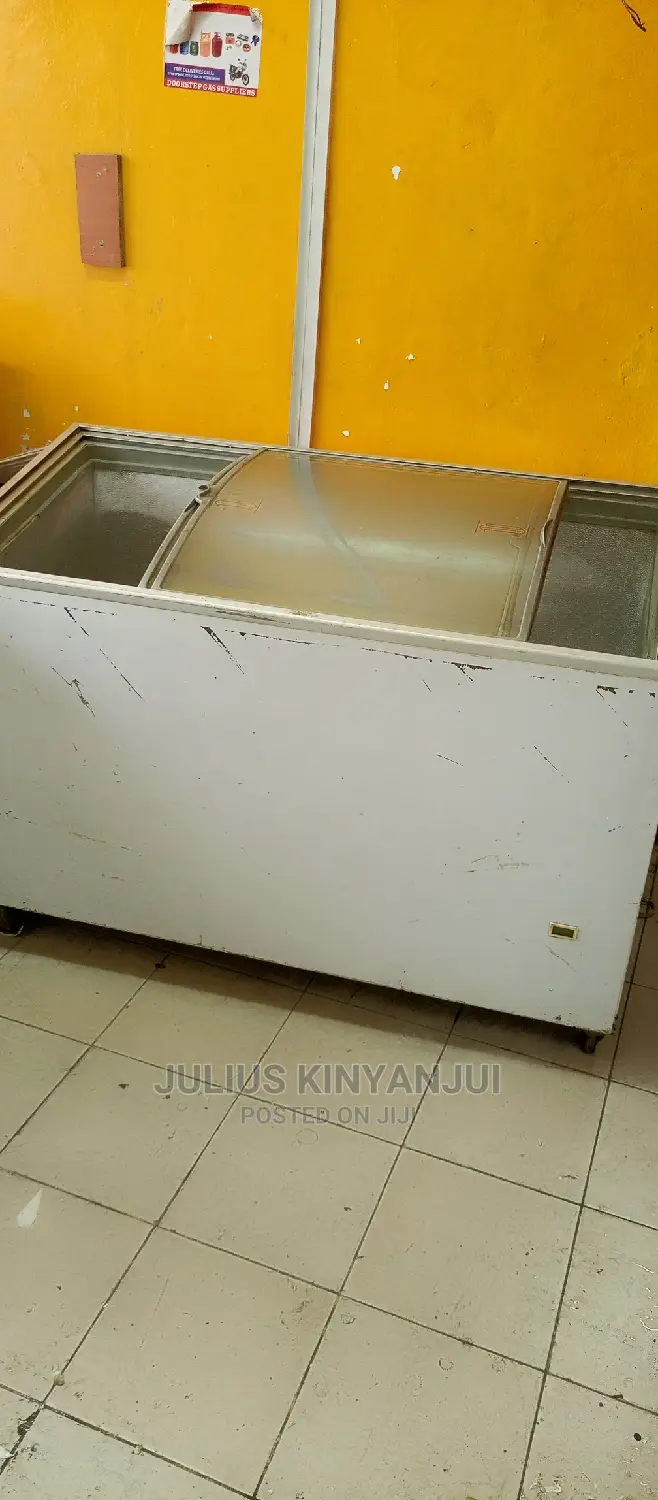 Showcase Freezer