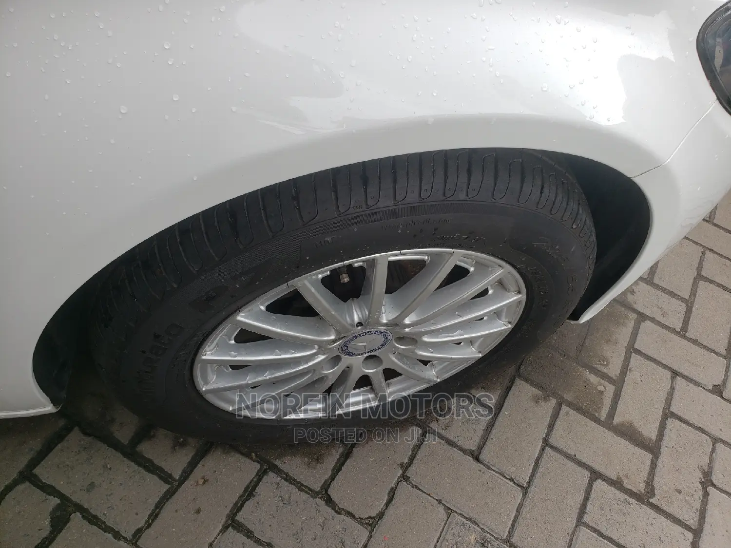Mercedes-Benz C180 2015 Off White