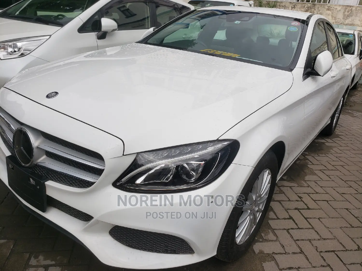 Mercedes-Benz C180 2015 Off White