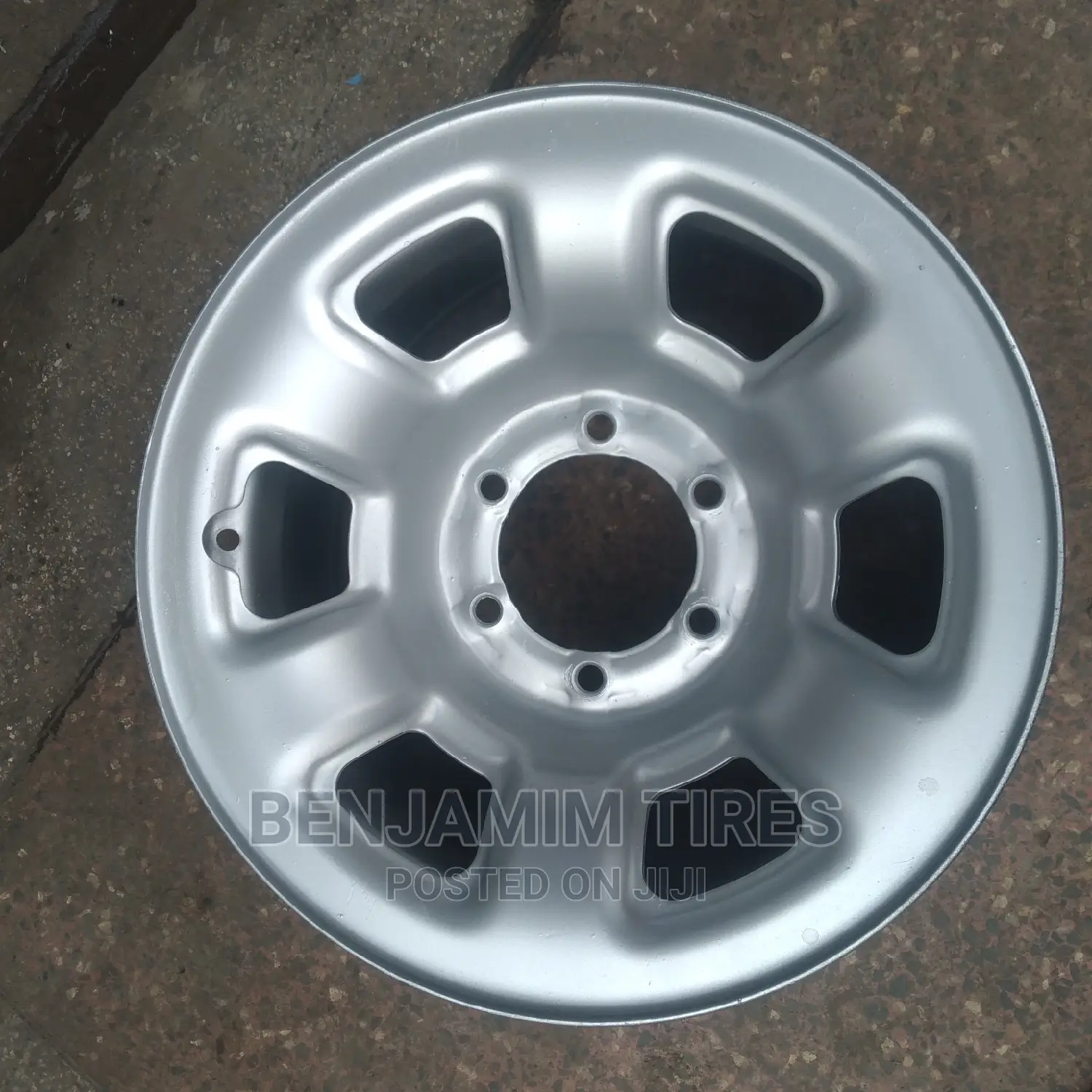 Original Steel Rim Size 16 Inch for Nissan Patrol.