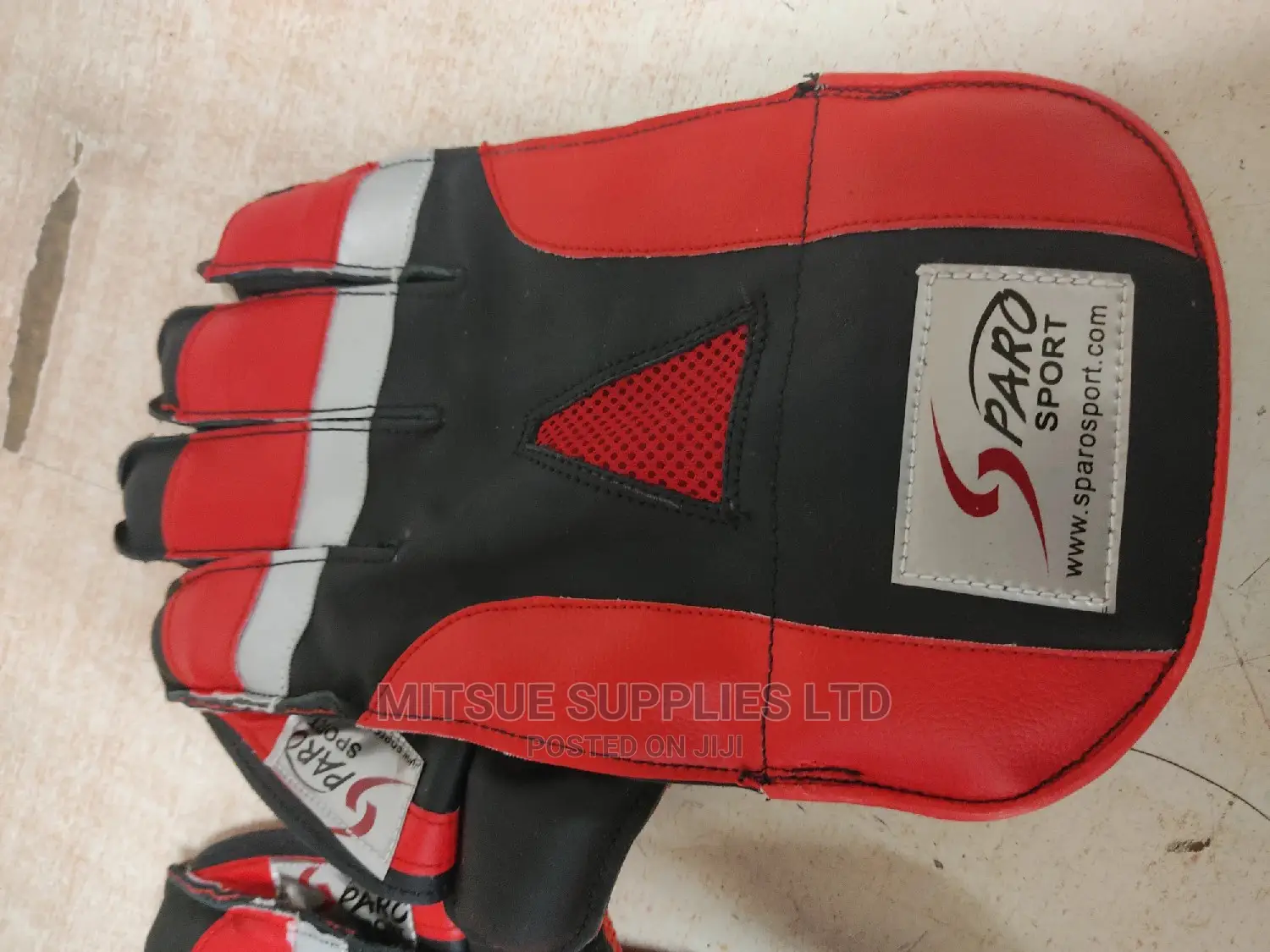 Pair of Cricket Wicket Keeping Gloves Junior/Youth