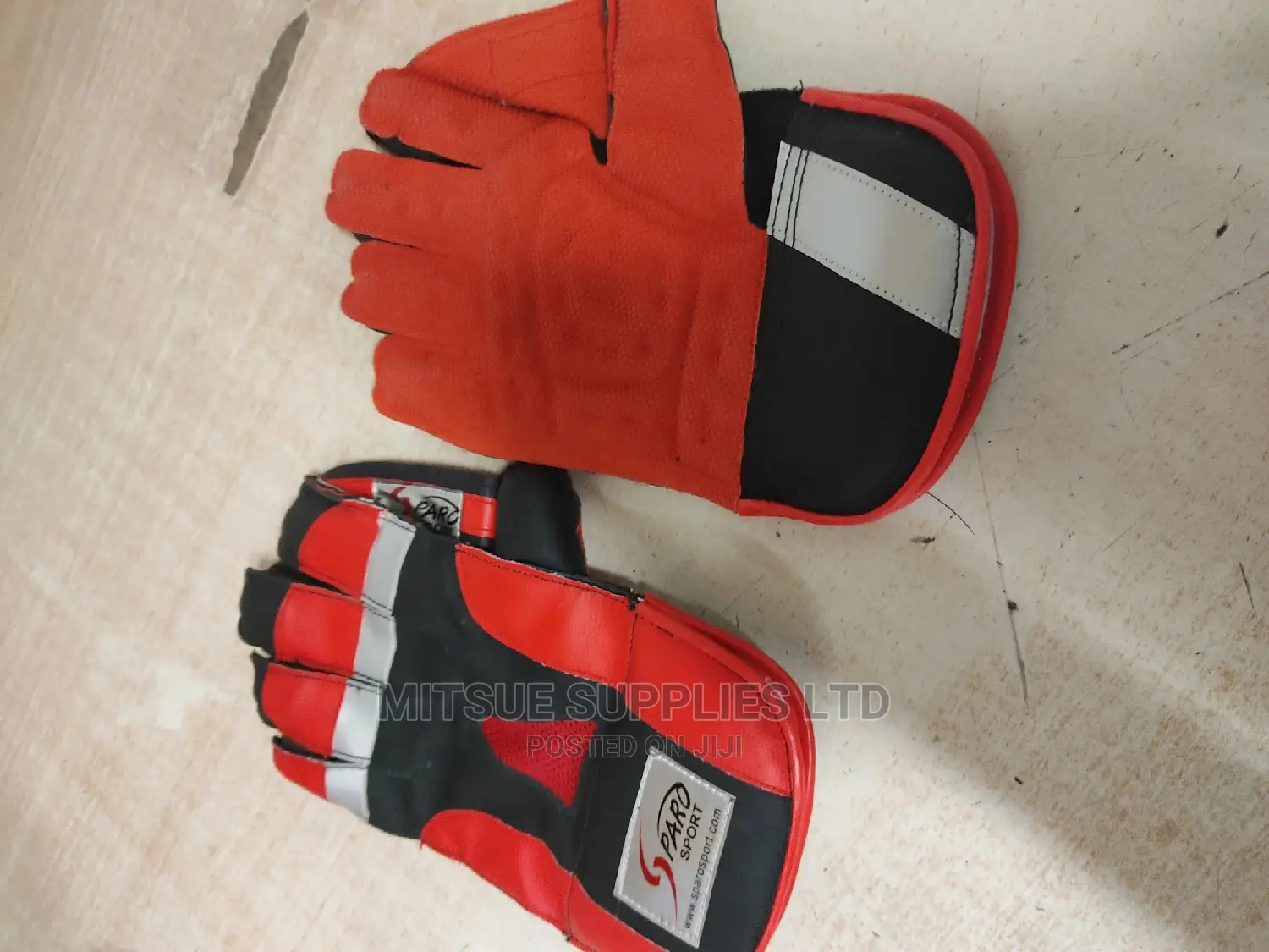 Pair of Cricket Wicket Keeping Gloves Junior/Youth