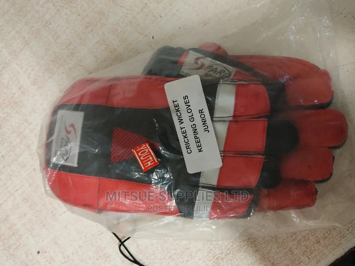 Pair of Cricket Wicket Keeping Gloves Junior/Youth