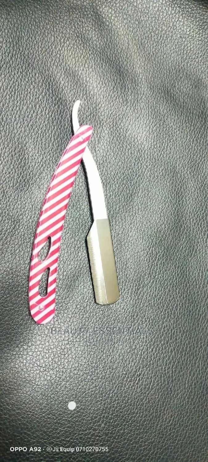Razor Holder White Red Colour