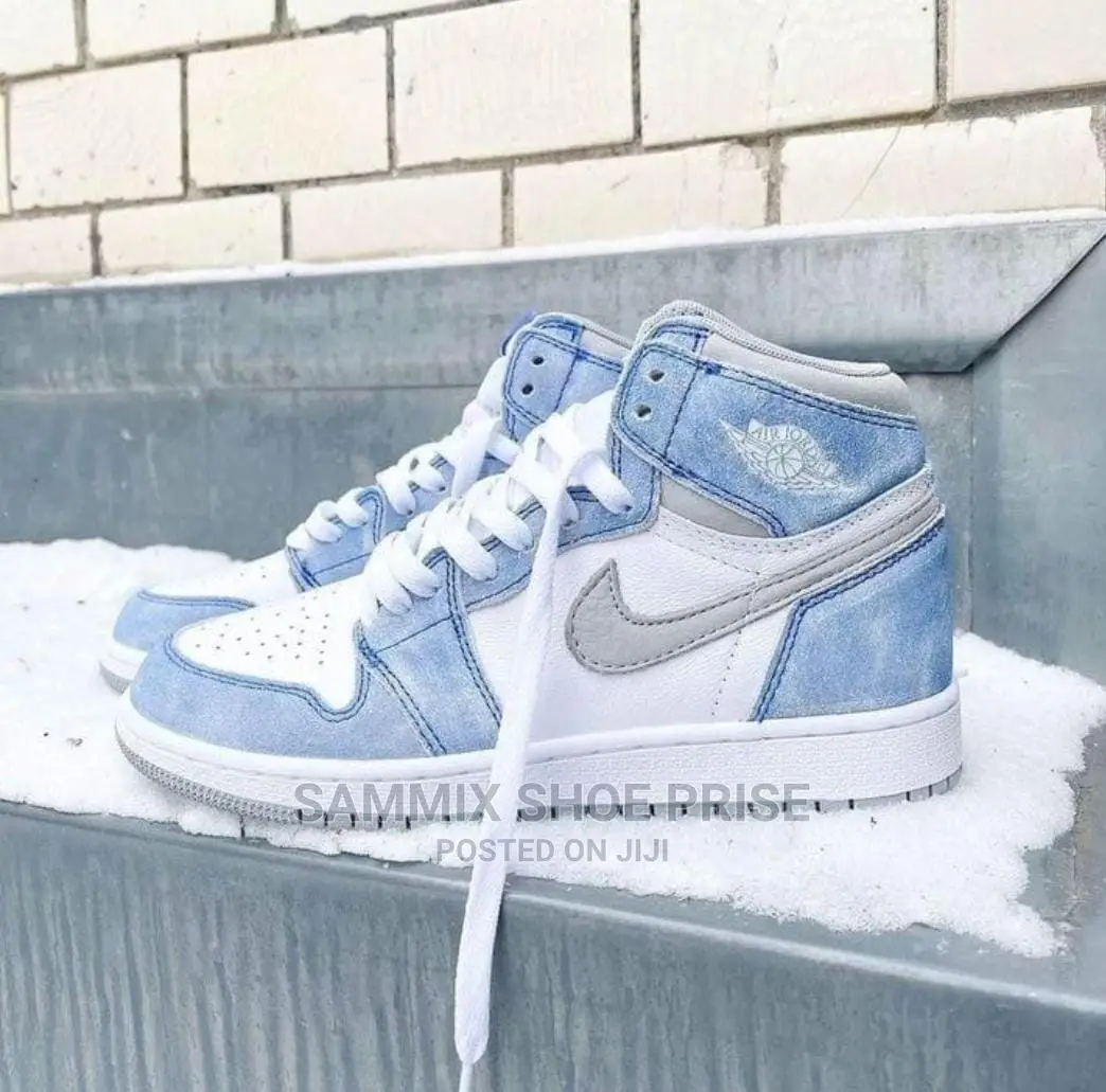 Jordan 1 Sneakers