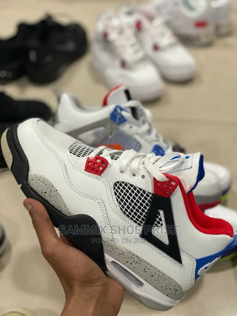 Jordan 4 PSG